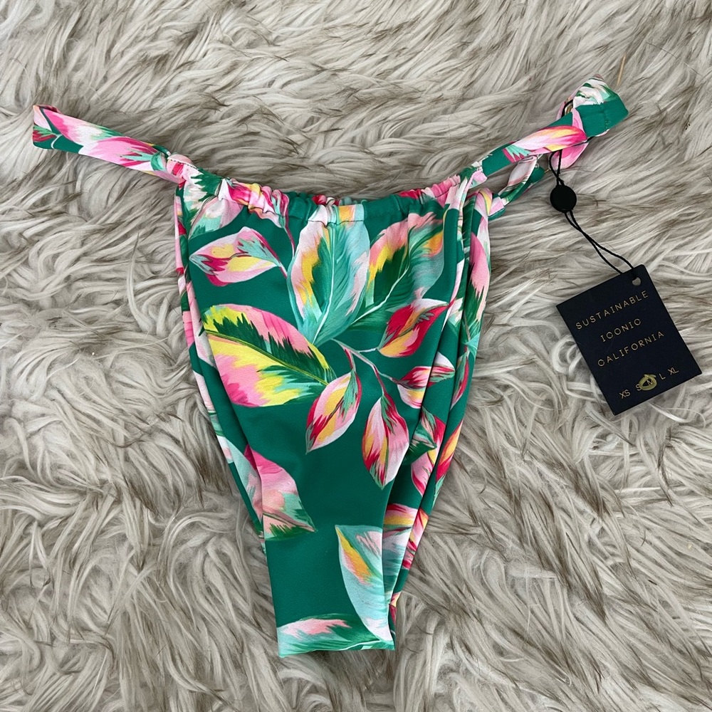 M NWT Skatie Bobbi Bottom